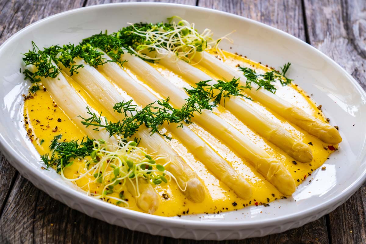 ASPARAGUS WITH OLIVE OIL SABAYON