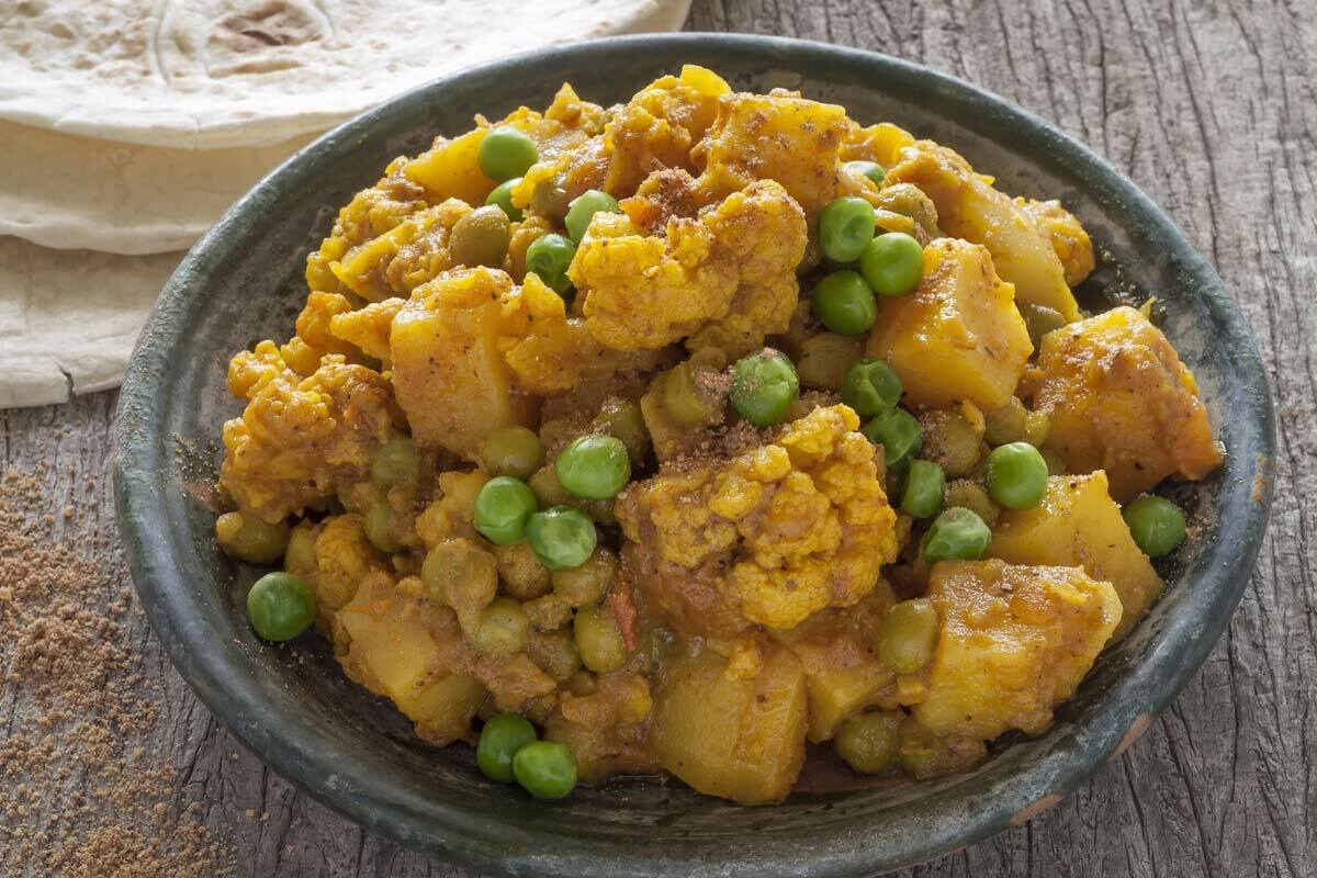 Cauliflower, Cashew, and Coconut Curry