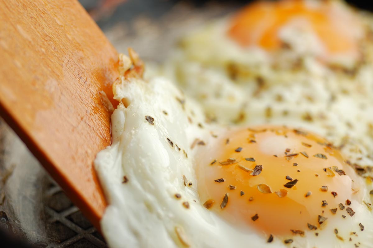 Olive Oil-Fried Eggs with Zaatar