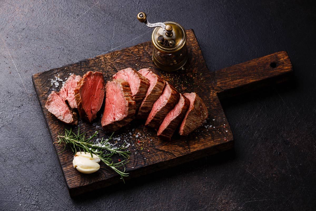 Garlic and pepper crusted beef tenderloin