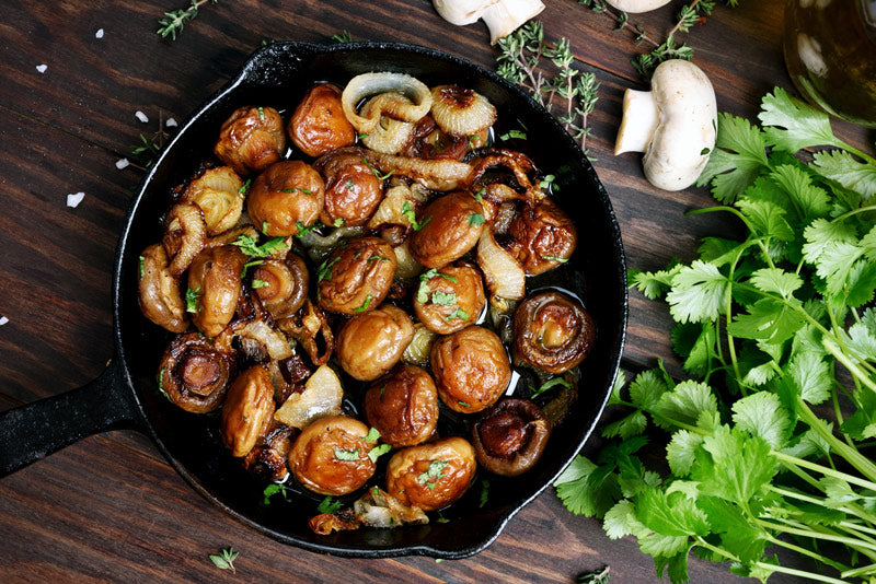 Greek-Style Mushrooms and Leeks (Manitaria Yiahni)