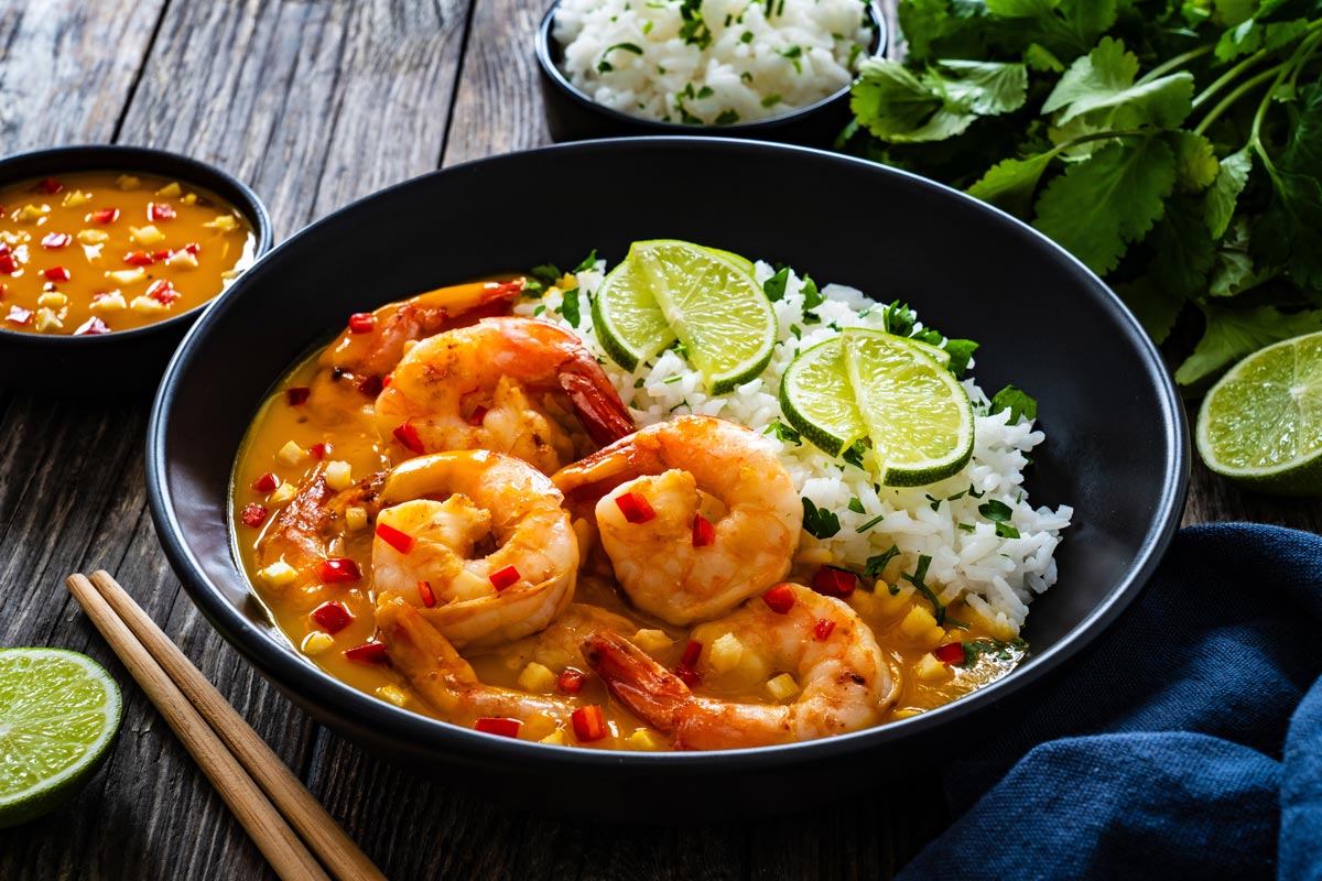 Grilled prawns and spicy papaya cocktail sauce