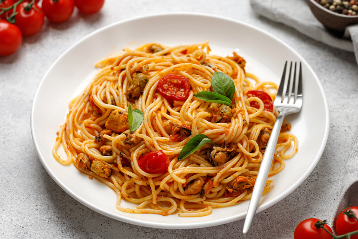 Pasta with spicy red clam sauce