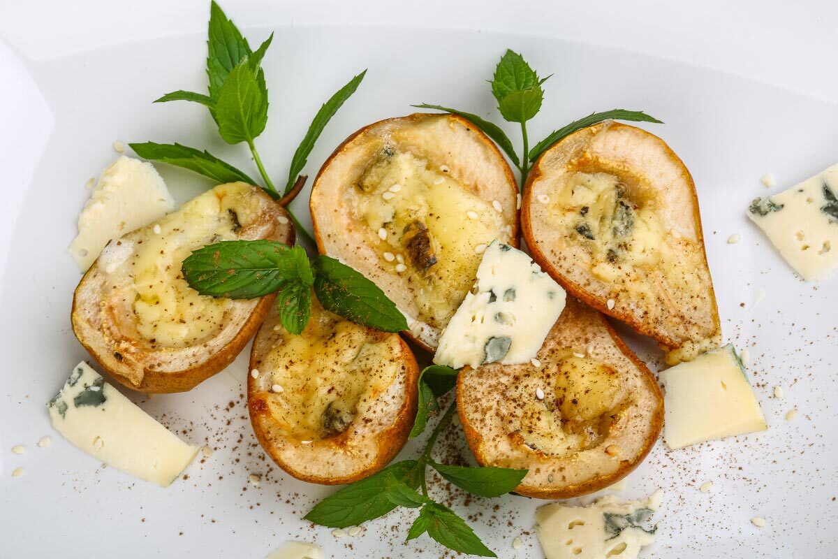 Pear Salad with Blue Cheese