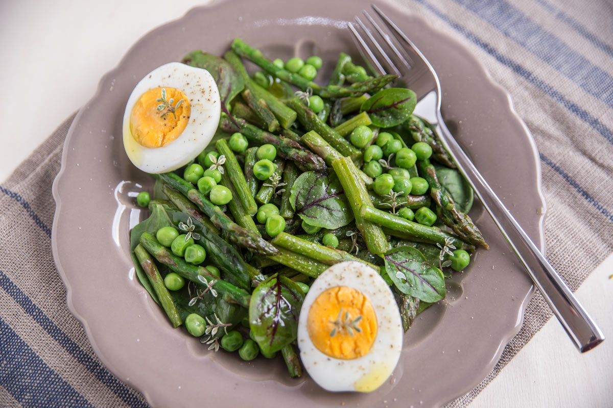 Spring vegetable medley with hardboiled eggs